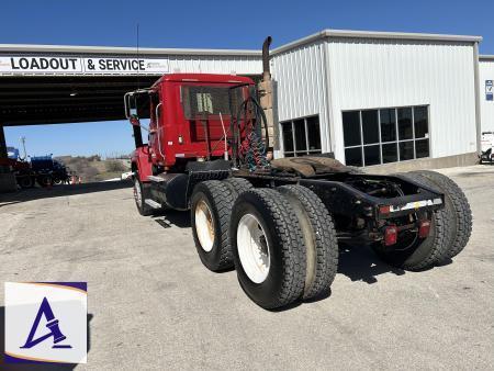 2007 Mack CHU613 Truck Tractor - MACK MP8 - Eaton Fuller 13 Speed Trans. - LOW MILES!