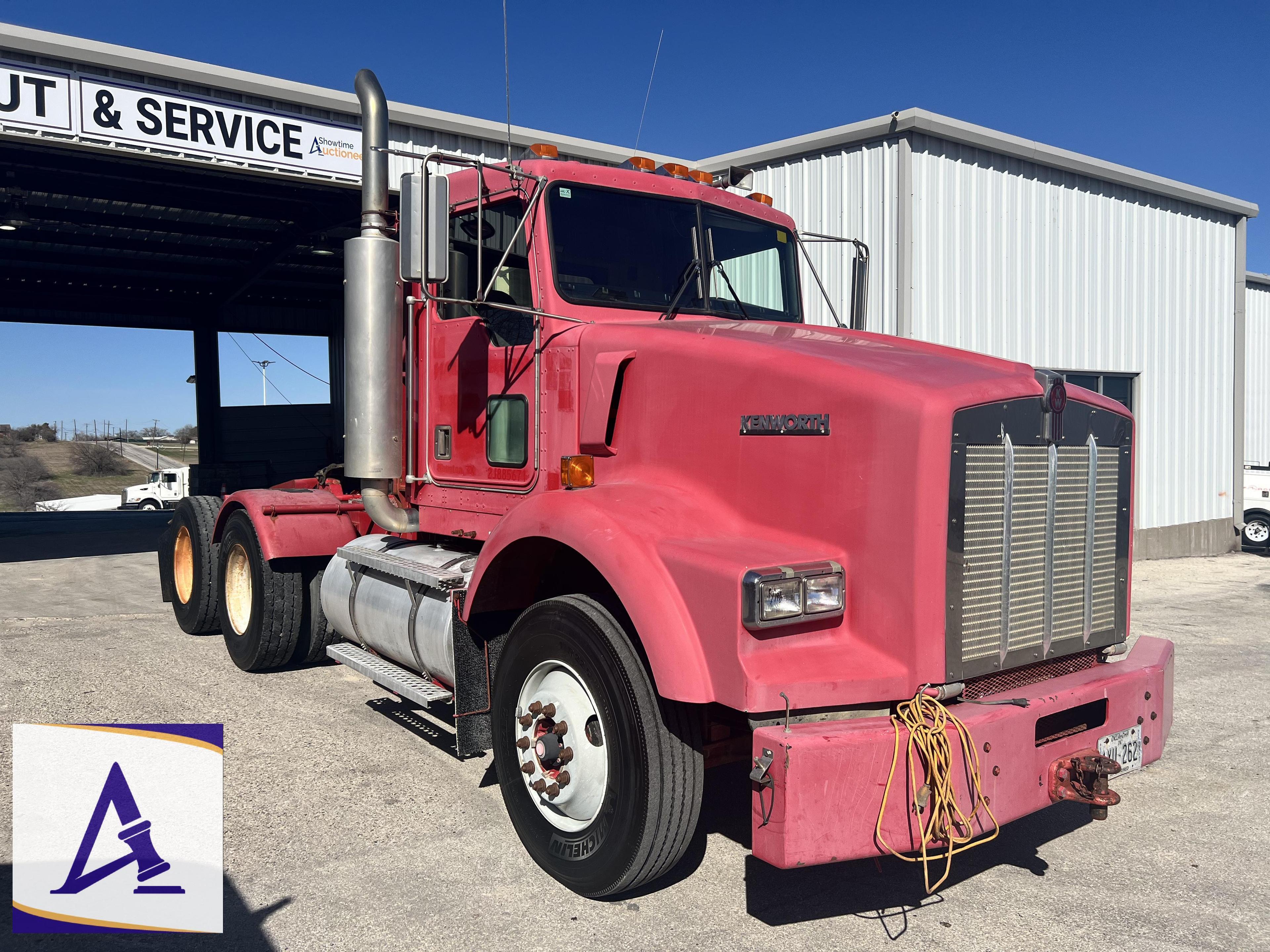 2001 Kenworth T800 Winch Truck - Braden Winch - CAT C-10 Power - Great Truck!