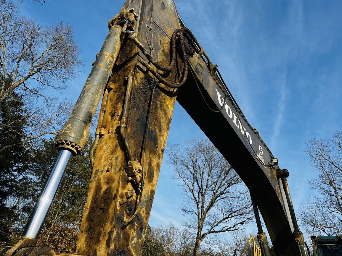 2015 Volvo EC300EL Hydraulic Excavator