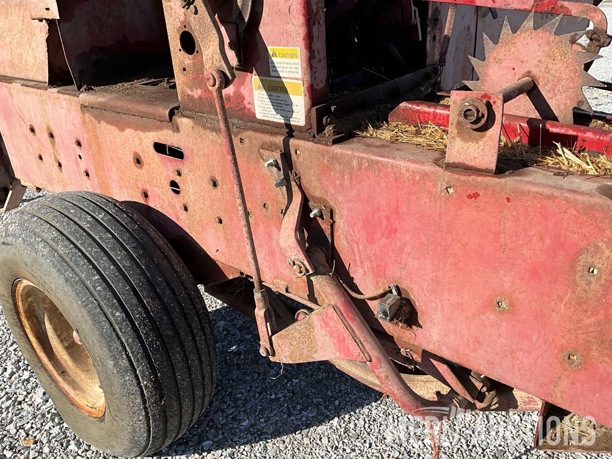 International Harvester 430T Square baler