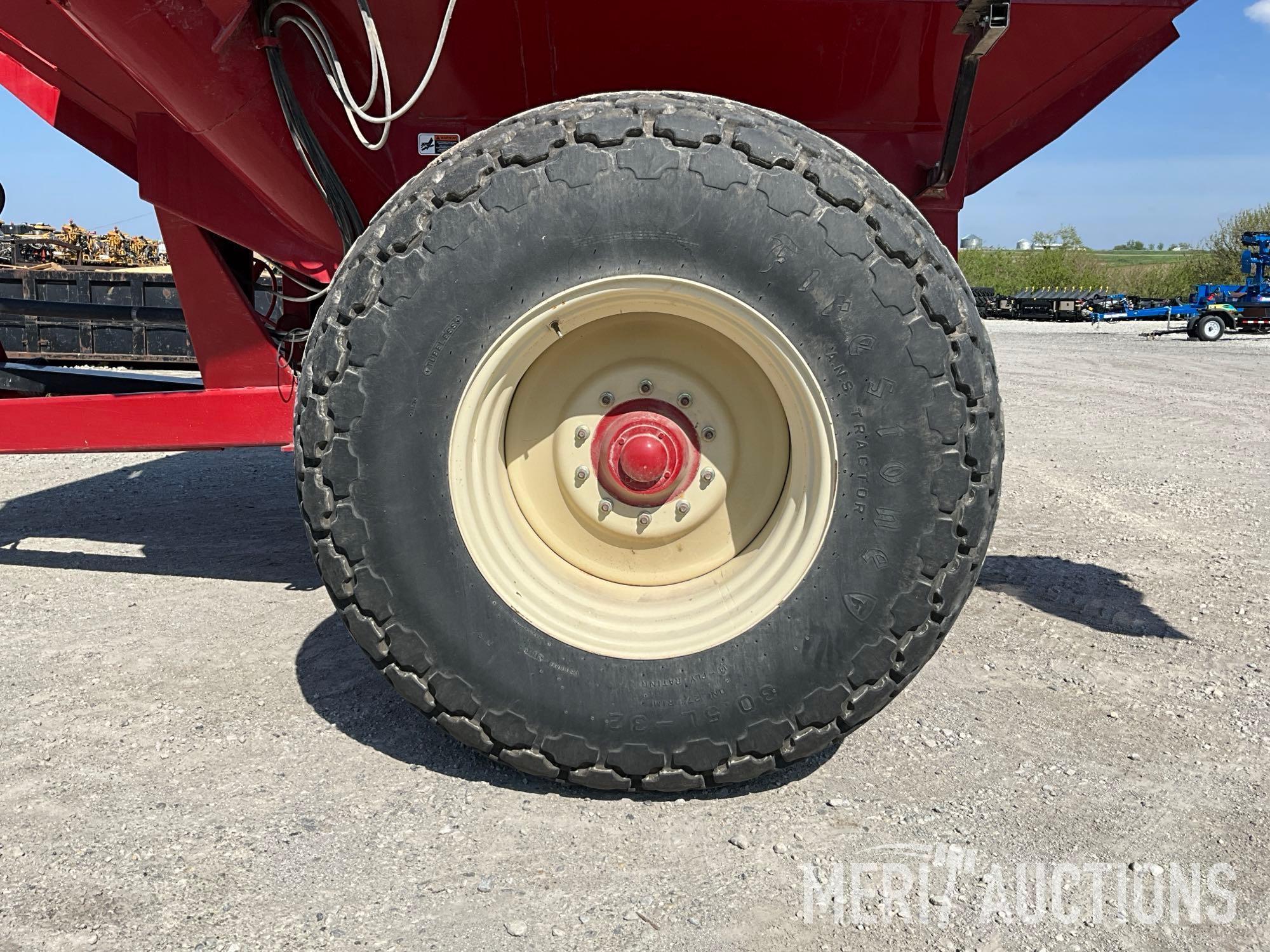 2010 Brent 678 Grain Cart