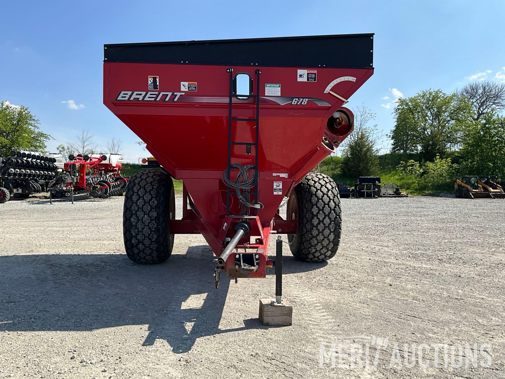 2010 Brent 678 Grain Cart