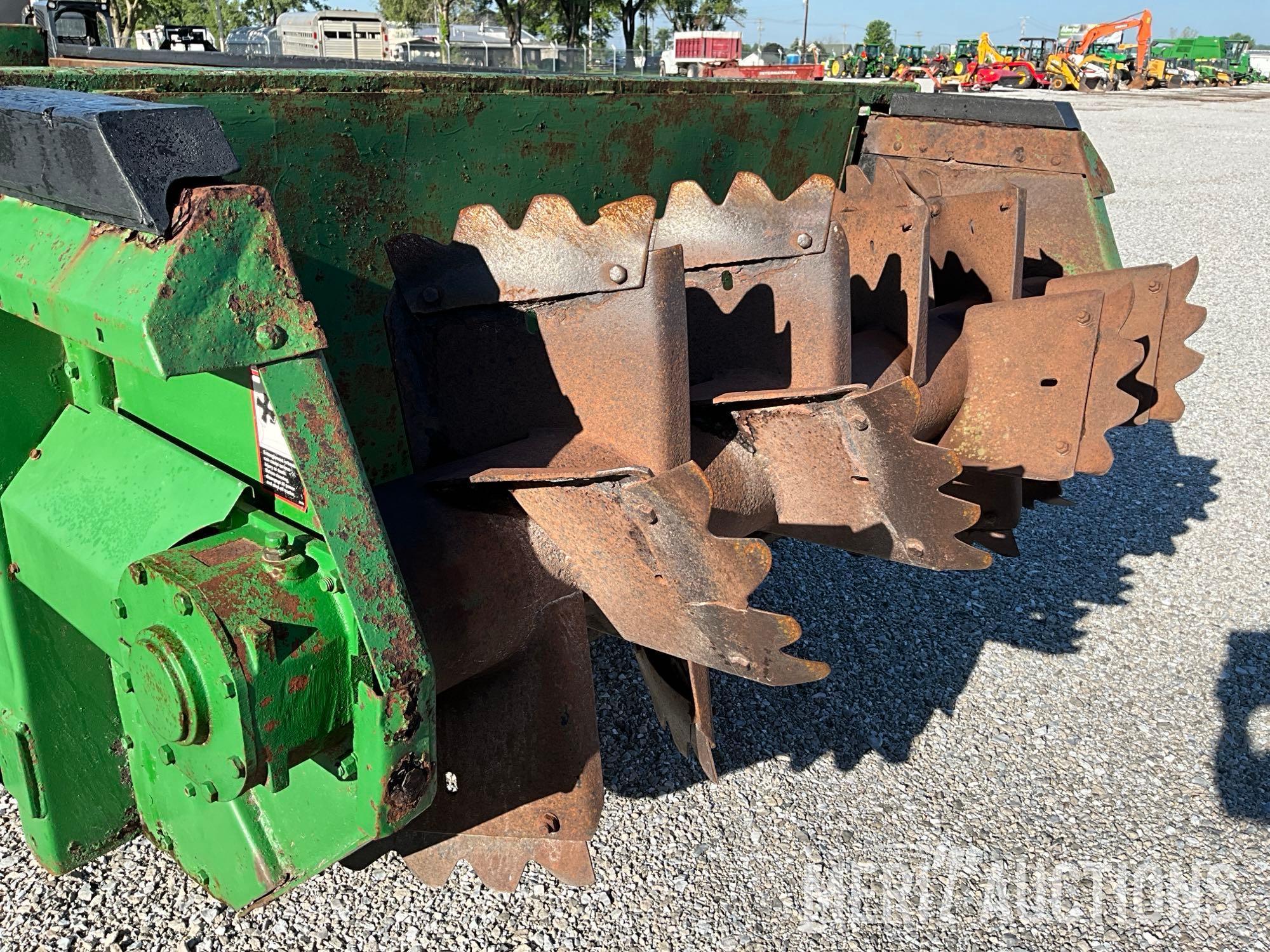 John Deere 785 Manure spreader