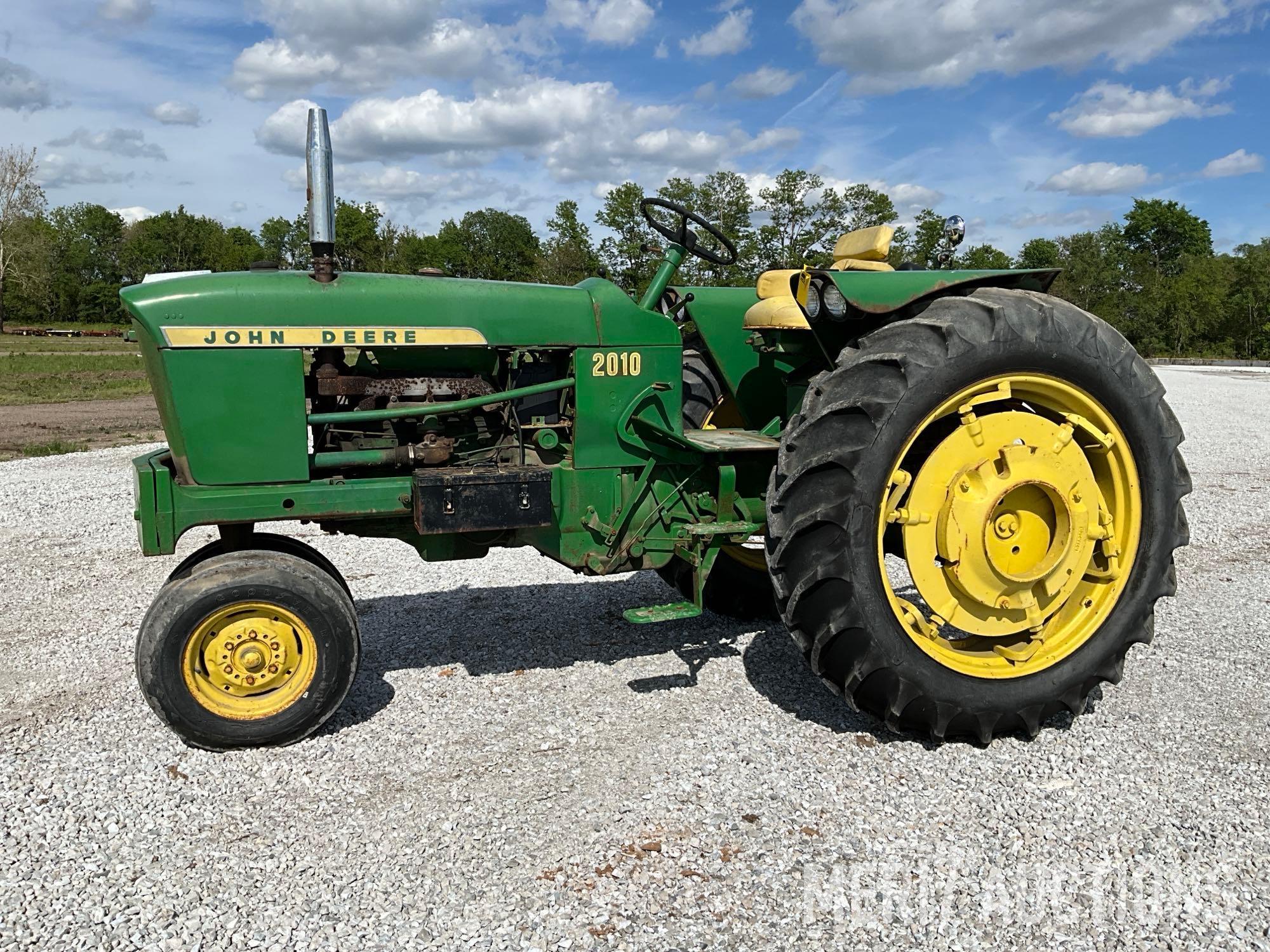 John Deere 2010 Tractor