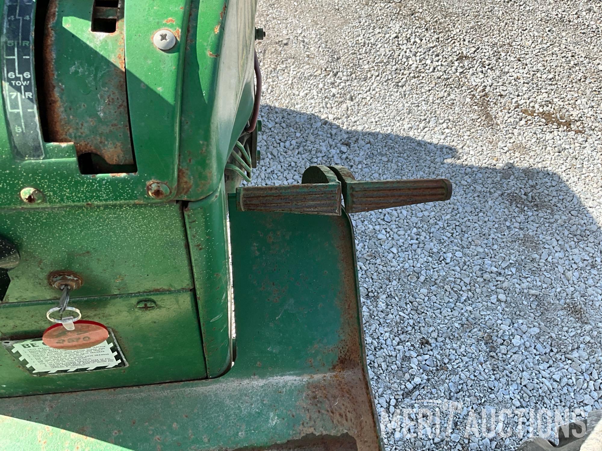 John Deere 2010 Tractor