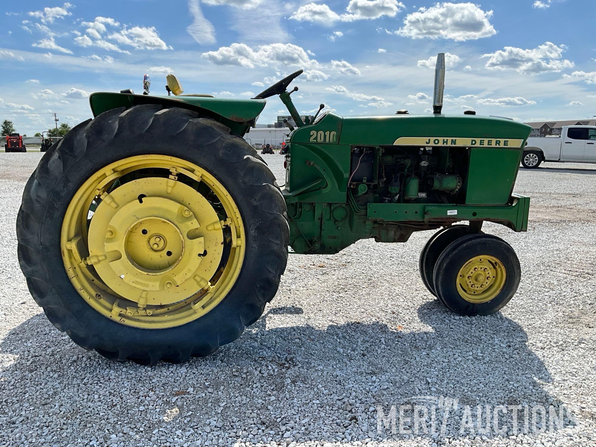 John Deere 2010 Tractor