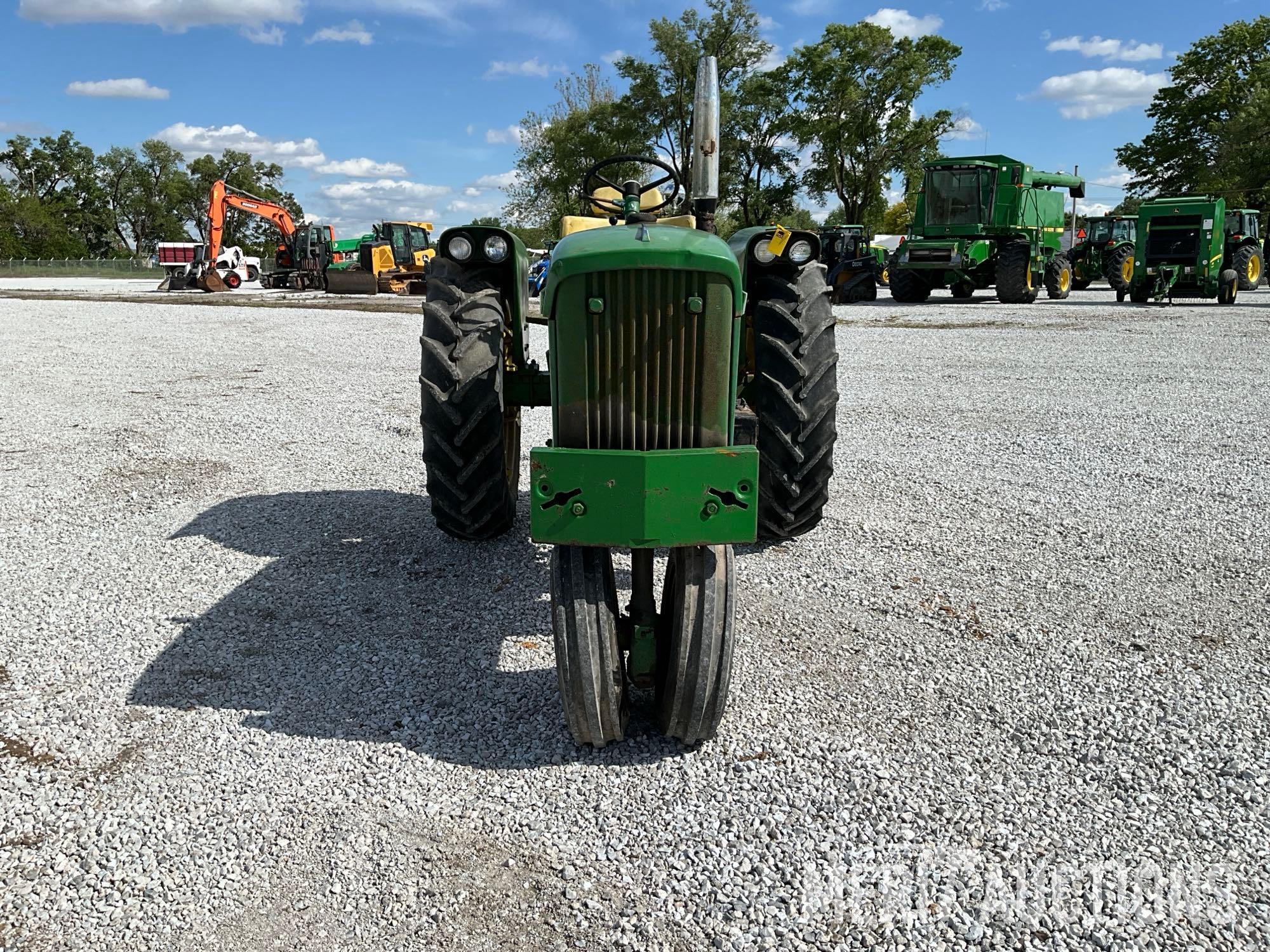 John Deere 2010 Tractor