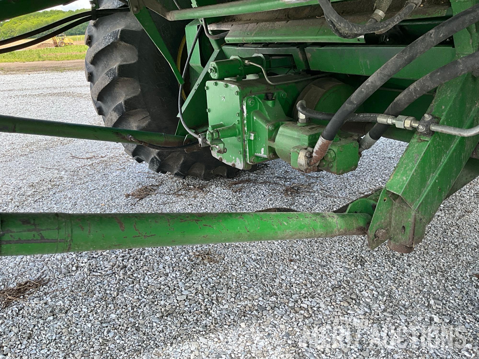 1989 John Deere 9500 Combine