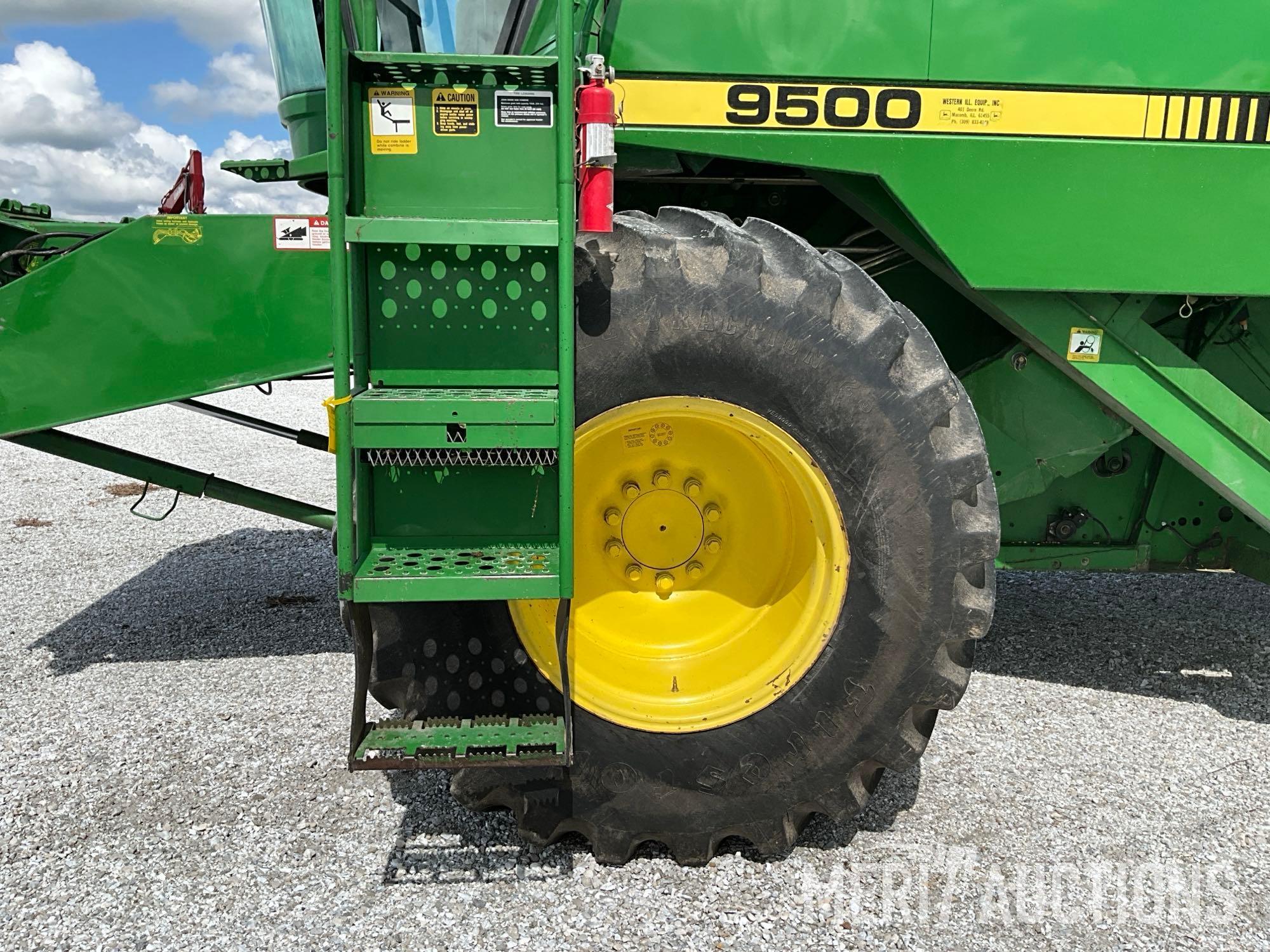 1989 John Deere 9500 Combine