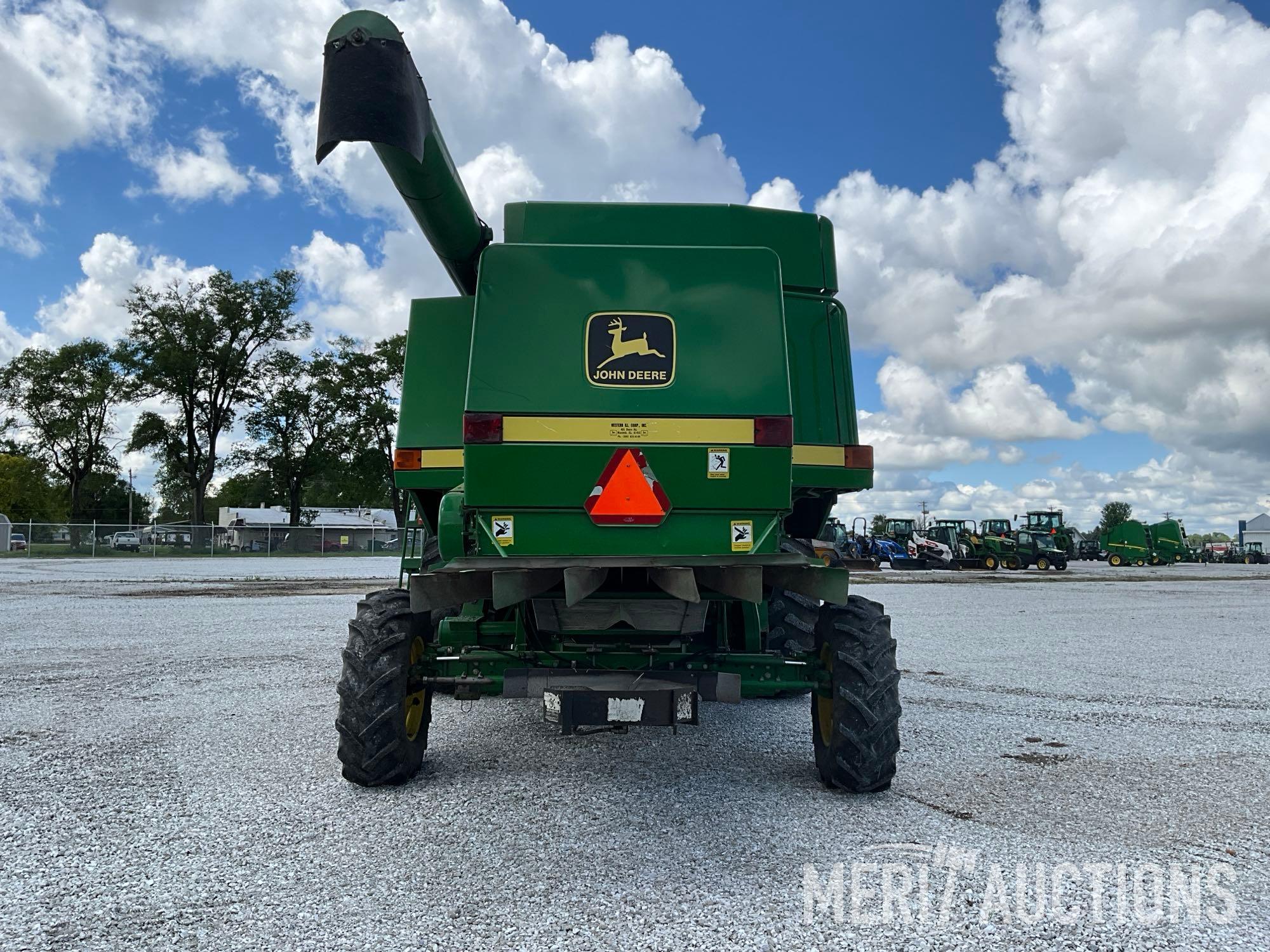 1989 John Deere 9500 Combine