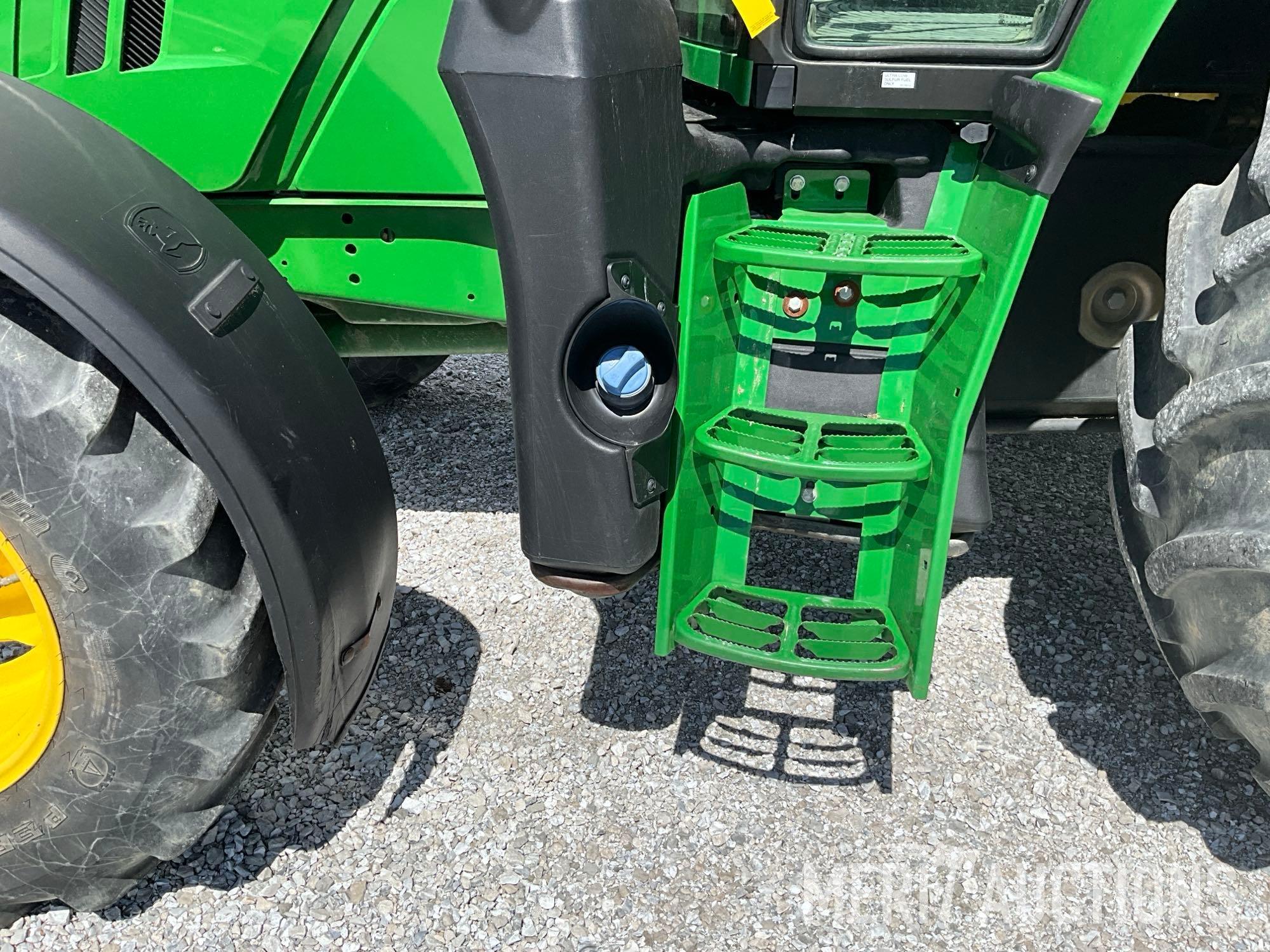 2019 John Deere 6120M