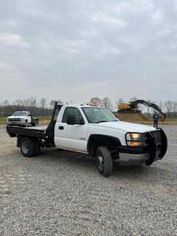 2004 CHEVY SILVERADO 3500 6.0L GAS 2X4 FLATBED VIN 1GBJC34U64E335870