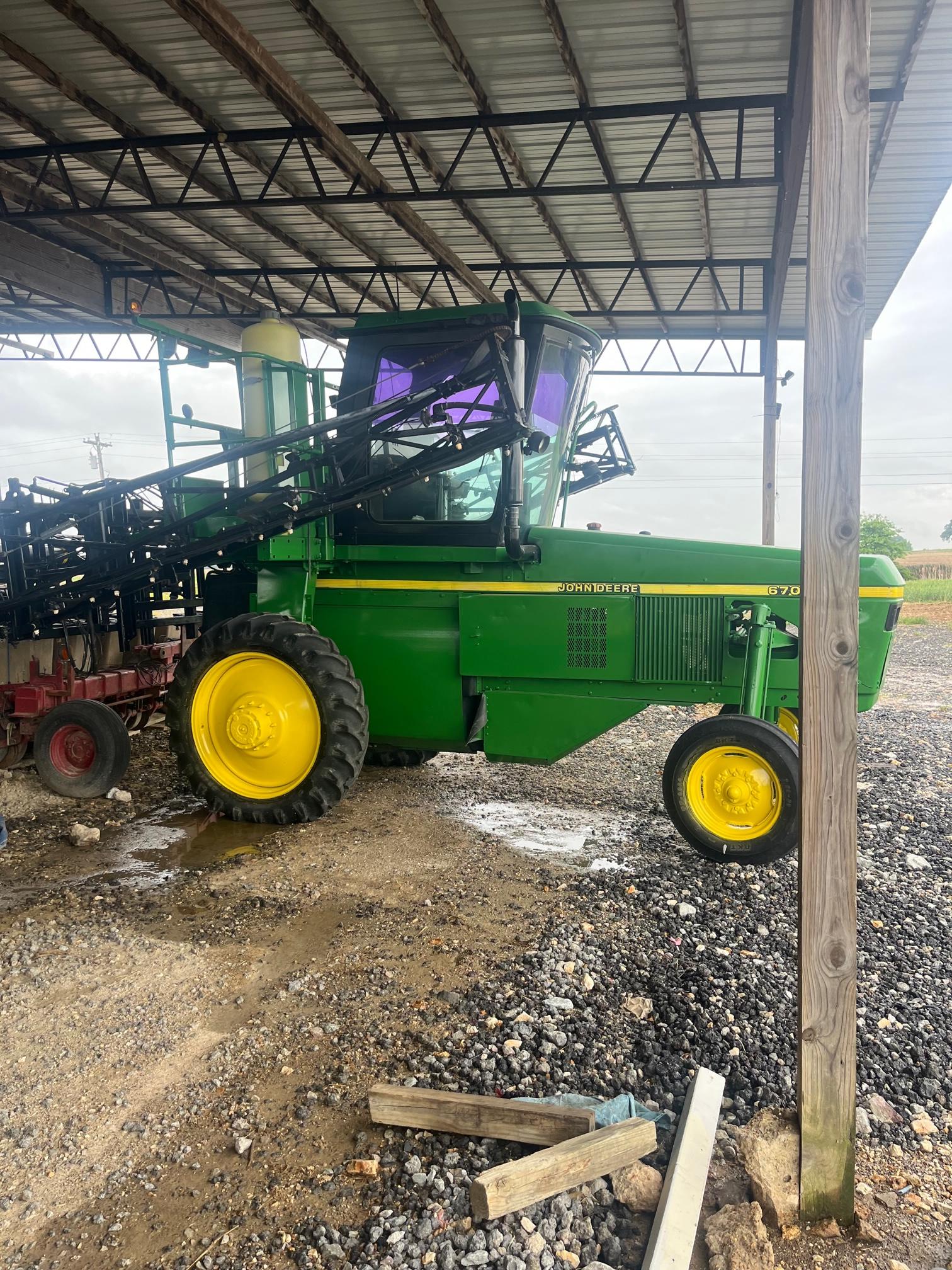 2000 MODEL JOHN DEERE 6700 SPRAYER