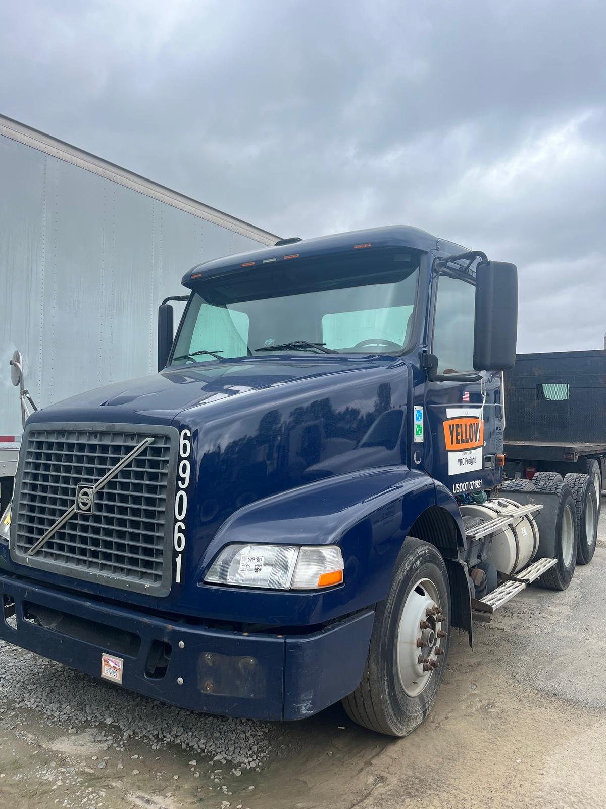 2007 VOLVO VNM200 DAY CAB VIN 4V4MC9GF47N449514