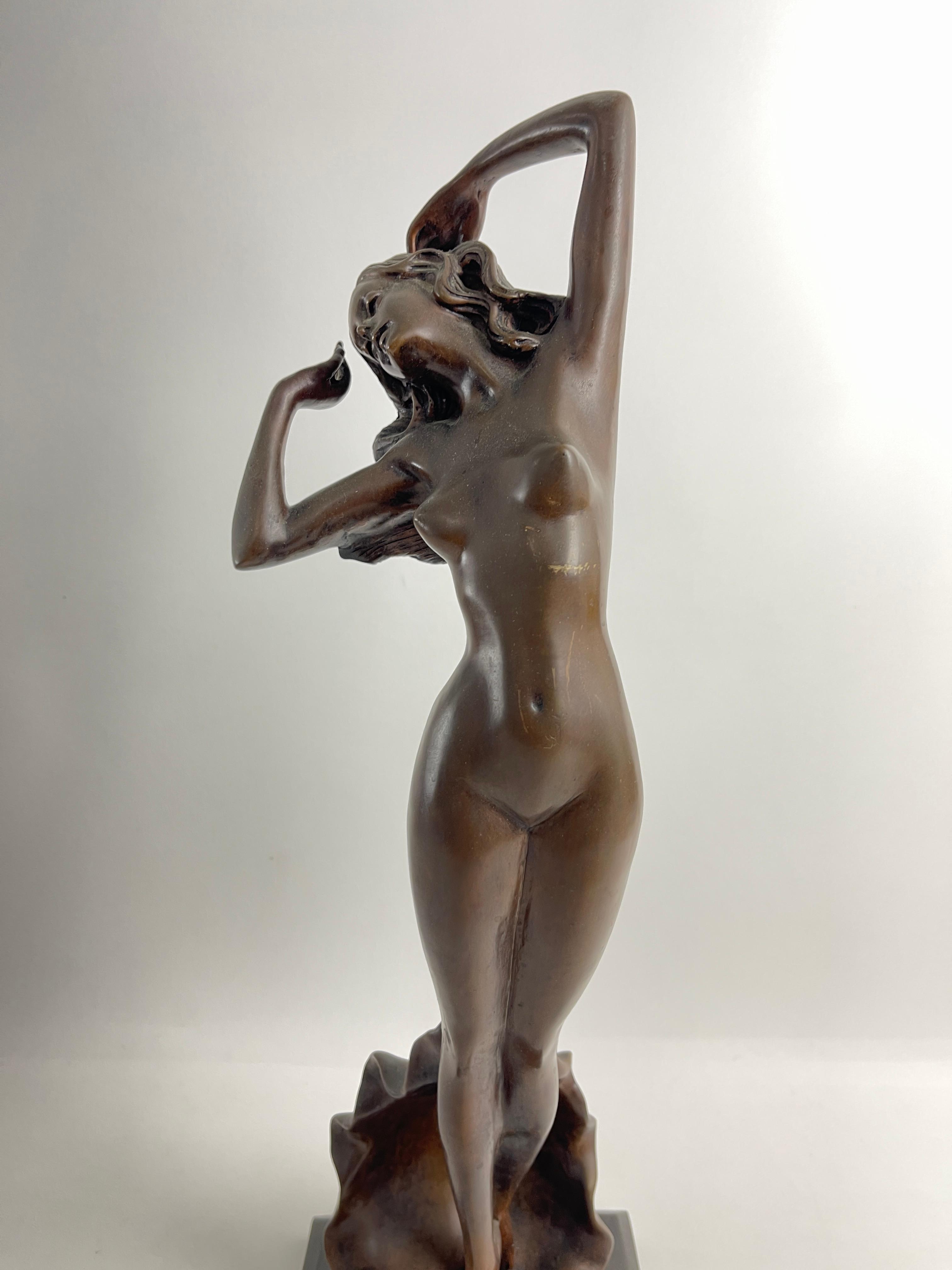 ANTIQUE BRONZE STATUE SIGNED NUDE WOMAN