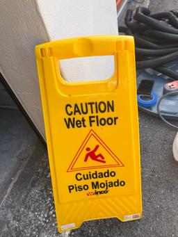 CAUTION WET FLOOR SIGNS - WINCO (POMPANO, FL S21)