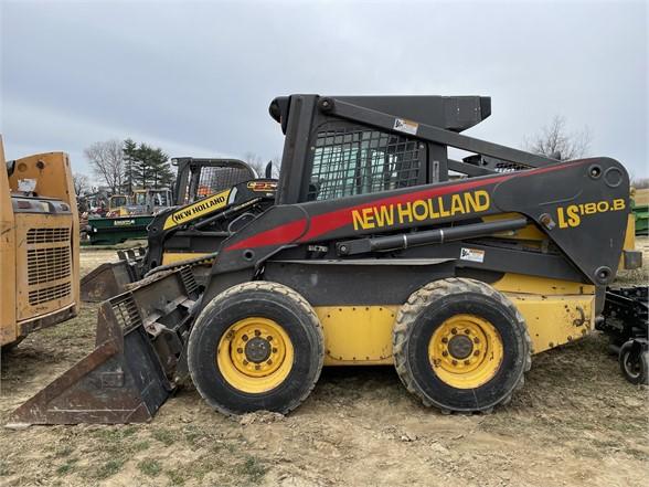 New Holland LS180.B SKid Steer