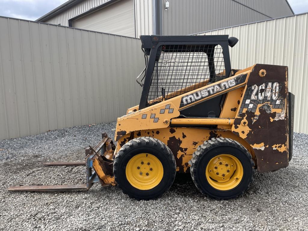 Mustang 2040 Wheel Skid Loader