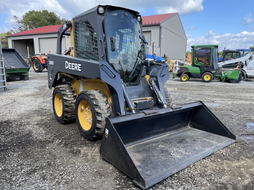 Deere 318D Skid Steer