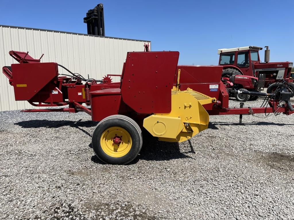 New Holland BC5070 Square Baler