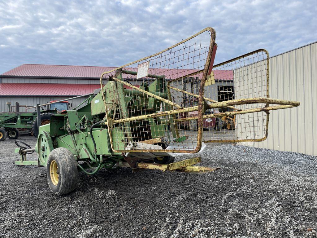 John Deere 336 Square Baler