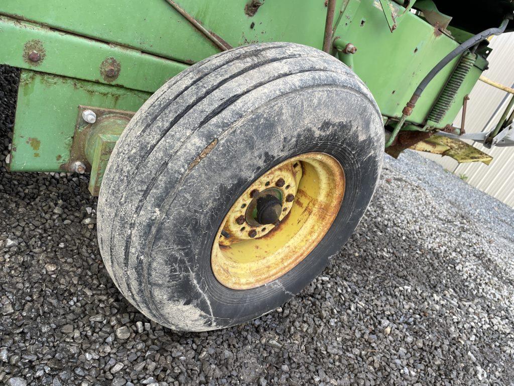 John Deere 336 Square Baler