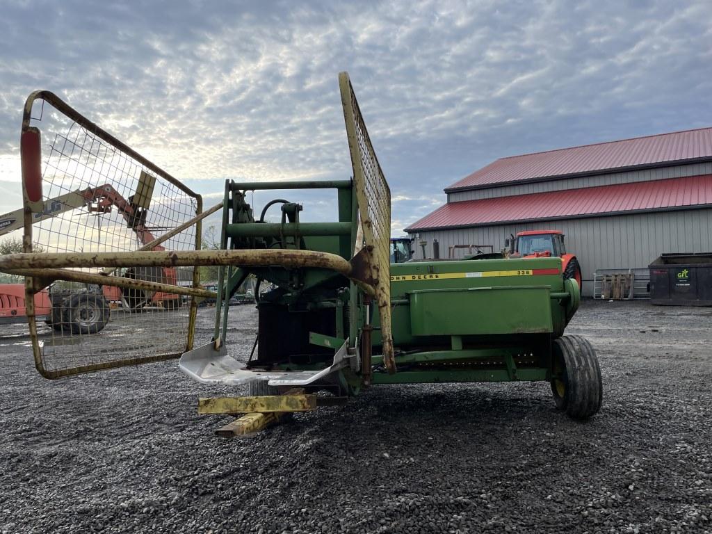 John Deere 336 Square Baler