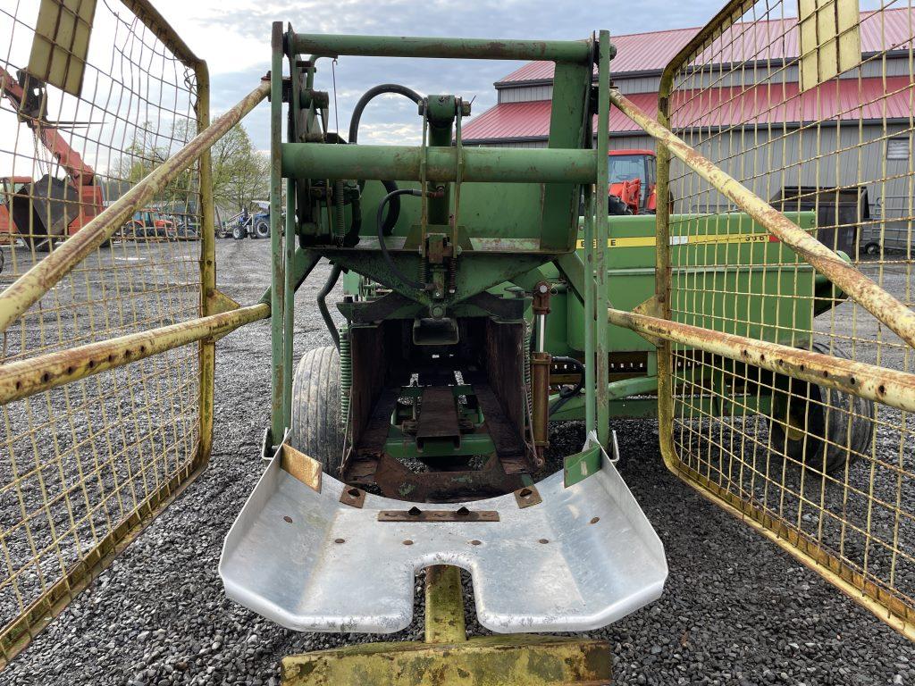 John Deere 336 Square Baler