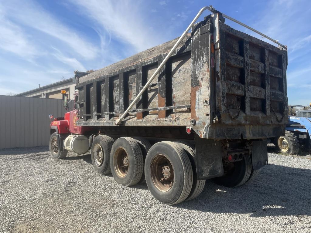 Mack RD688S Dump Truck