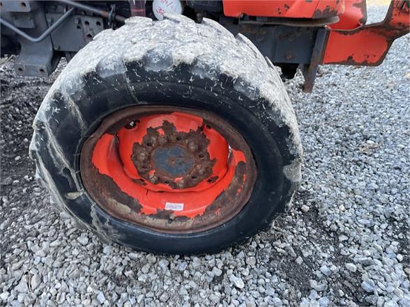 Kubota L3800 Tractor