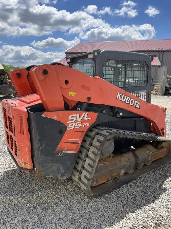 Kubota SVL95-2S Track Skid Loader