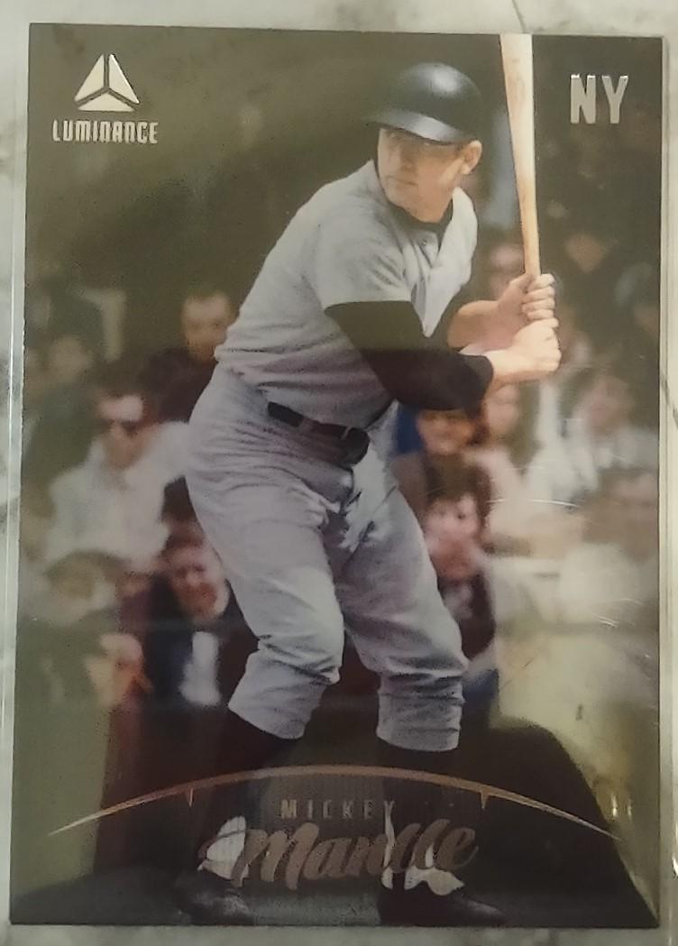 2023 Chronicles Luminance Mickey Mantle #26