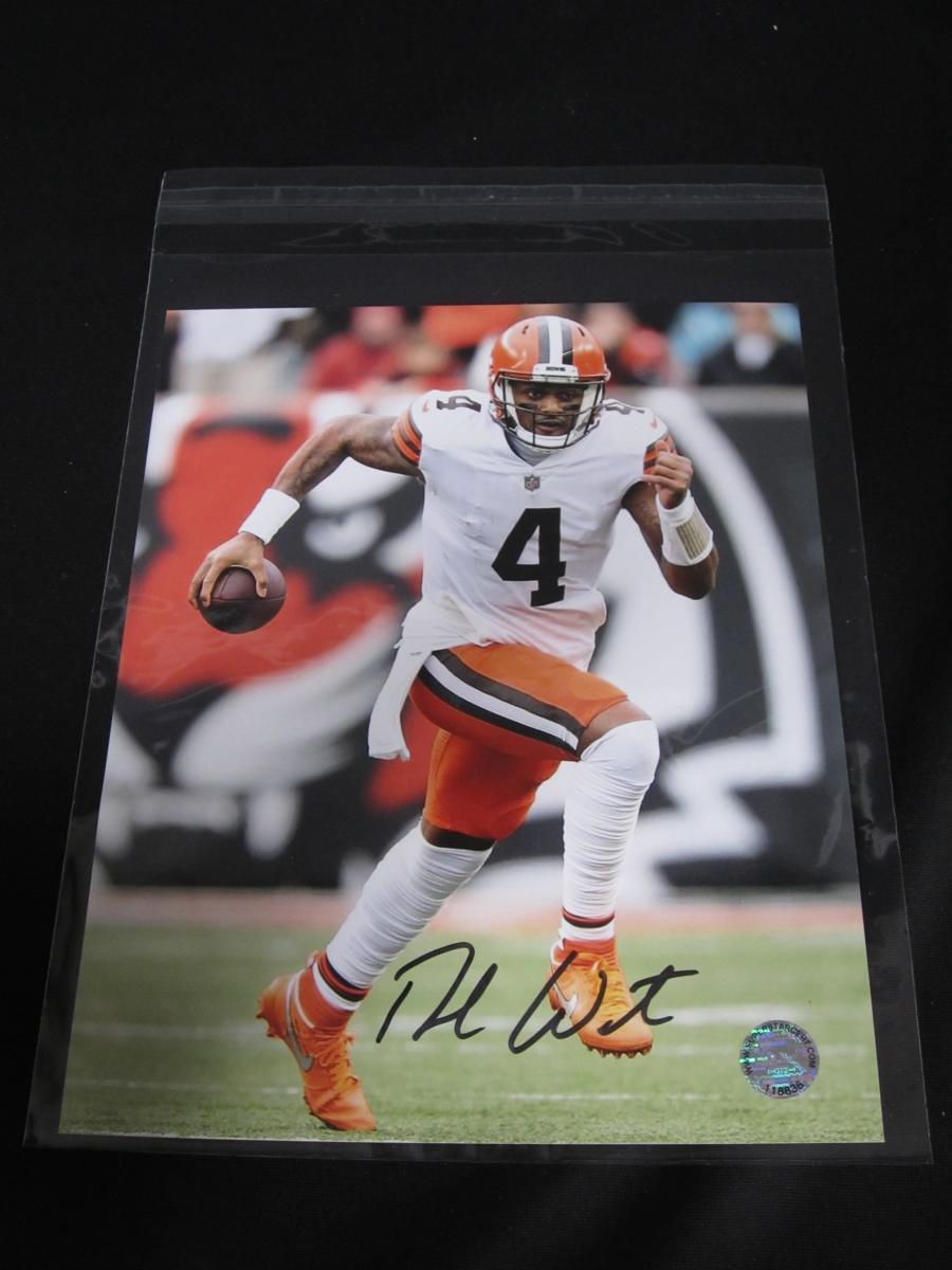 DESHAUN WATSON SIGNED 8X10 PHOTO BROWNS