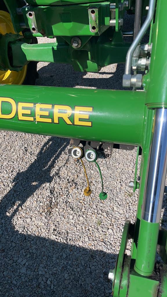 2015 John Deere 6105D