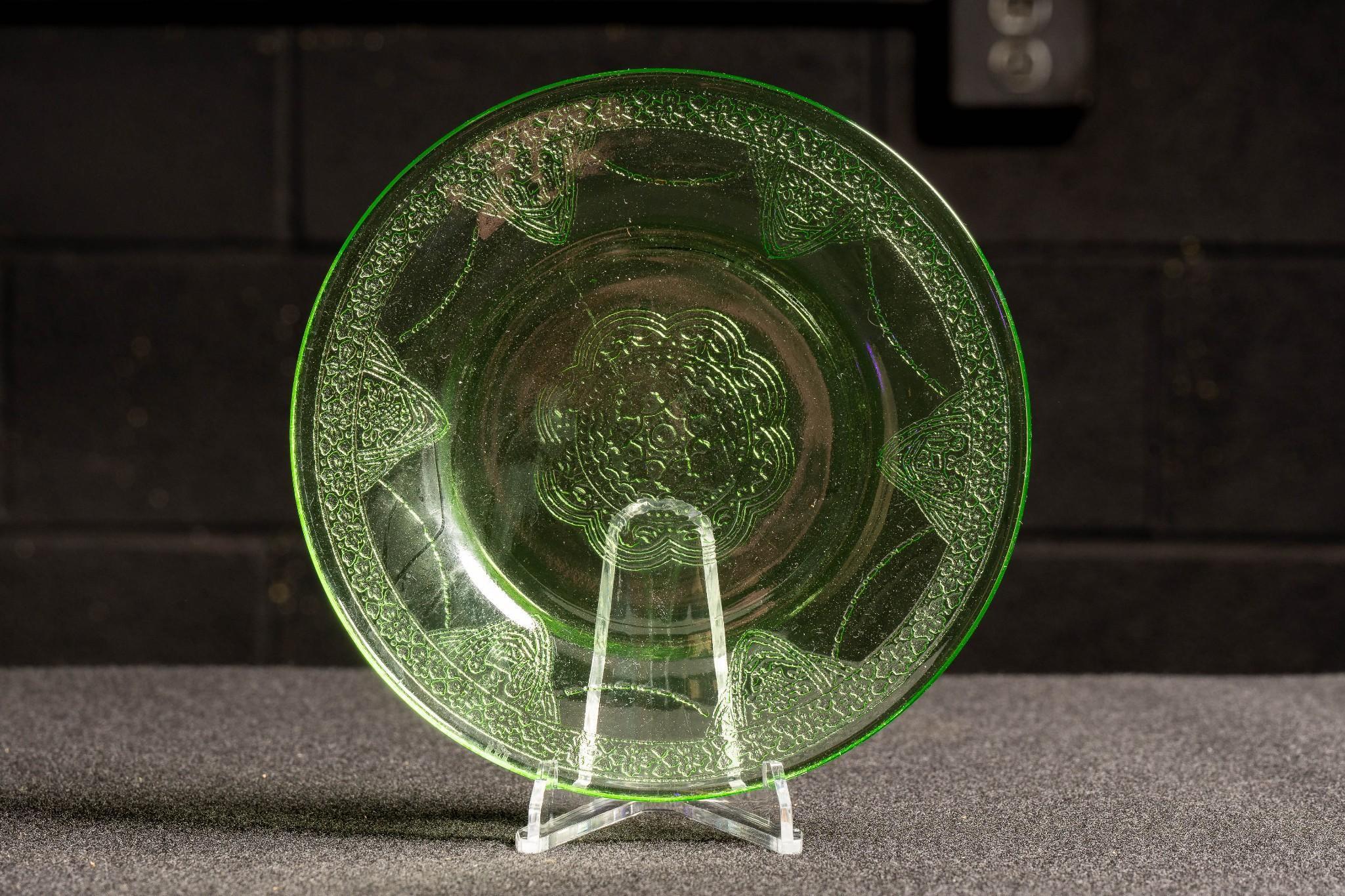 Uranium Cameo Glass Sandwich Plates - Set of Four