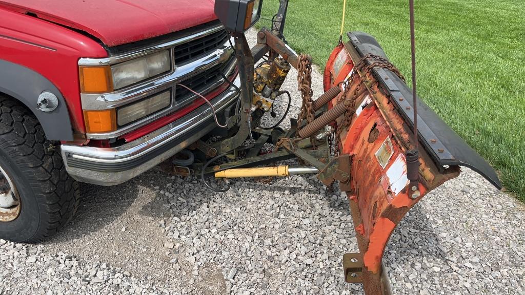 2000 Chevy 2500 4x4 with plow