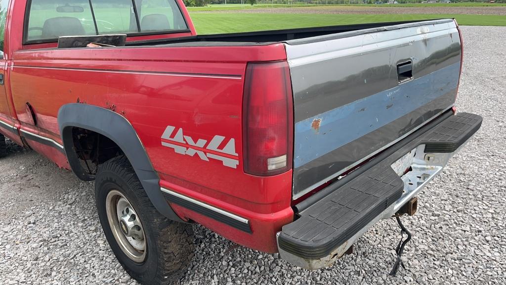 2000 Chevy 2500 4x4 with plow