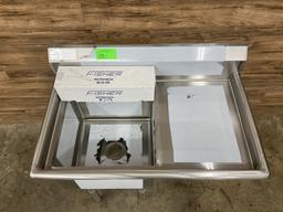 New Advance Tabco Single Bay Sink