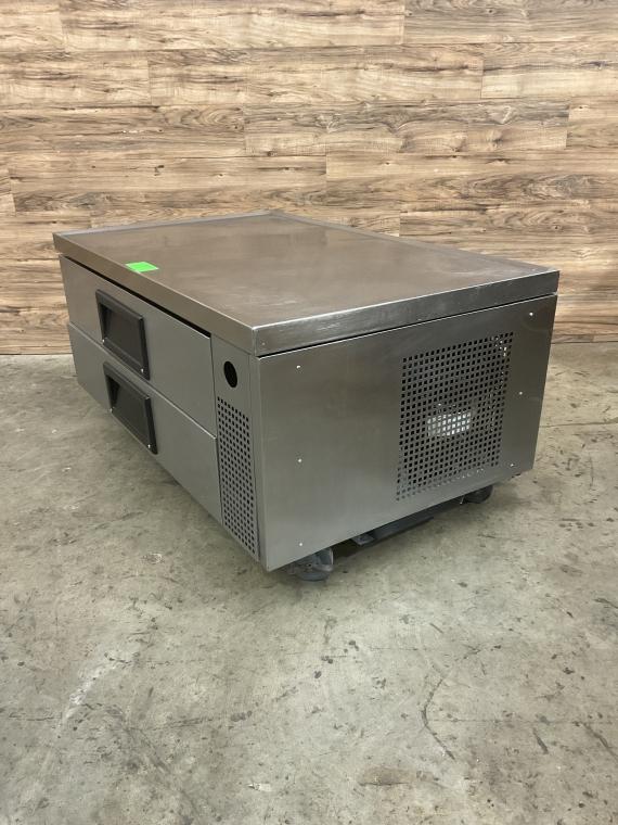 True Refrigerated Chef Base, 115v