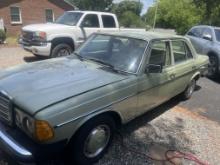 1979 Mercedes-Benz 123D Sedan Diesel Engine