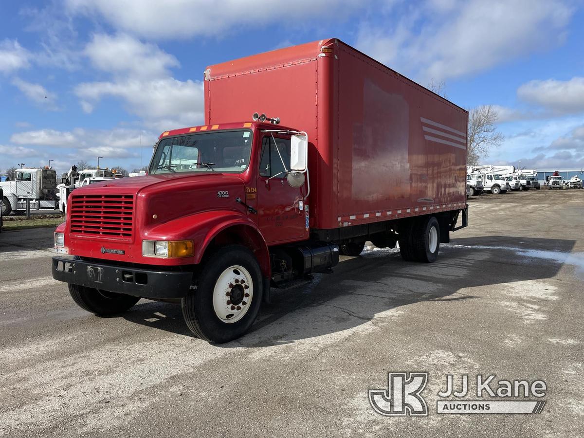 (Kansas City, MO) 2000 International 4700 Van Body Truck Runs & Moves) (Jump to Start, Body Damage,