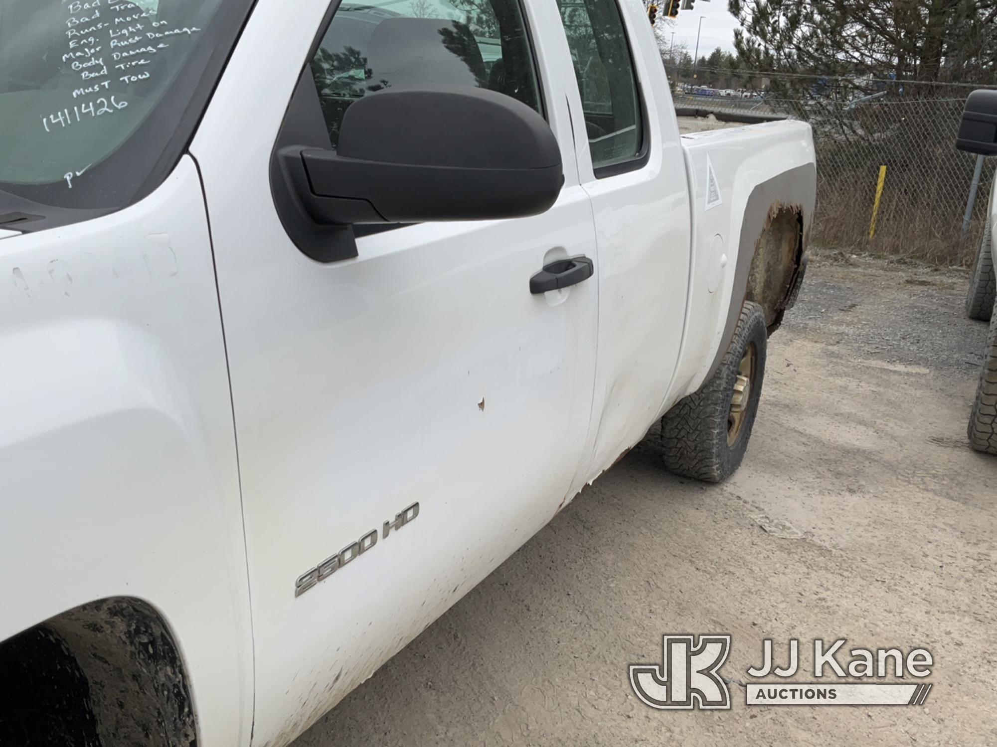 (Rome, NY) 2009 Chevrolet Silverado 2500 4x4 Extended-Cab Pickup Truck Runs & Moves, Bad Engine, Bad