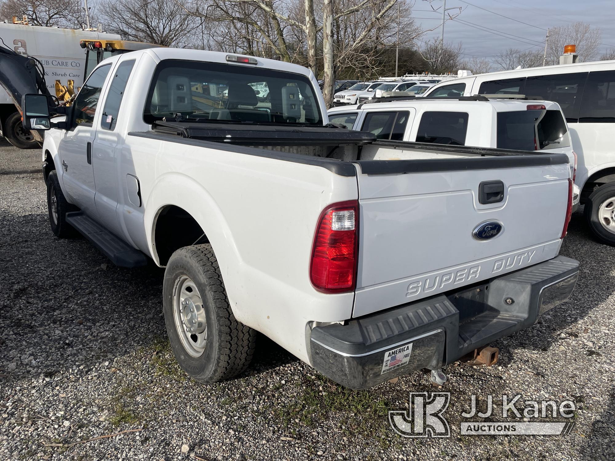 (Plymouth Meeting, PA) 2013 Ford F250 4x4 Extended-Cab Pickup Truck Runs & Moves, Fuel Leak, Do Not