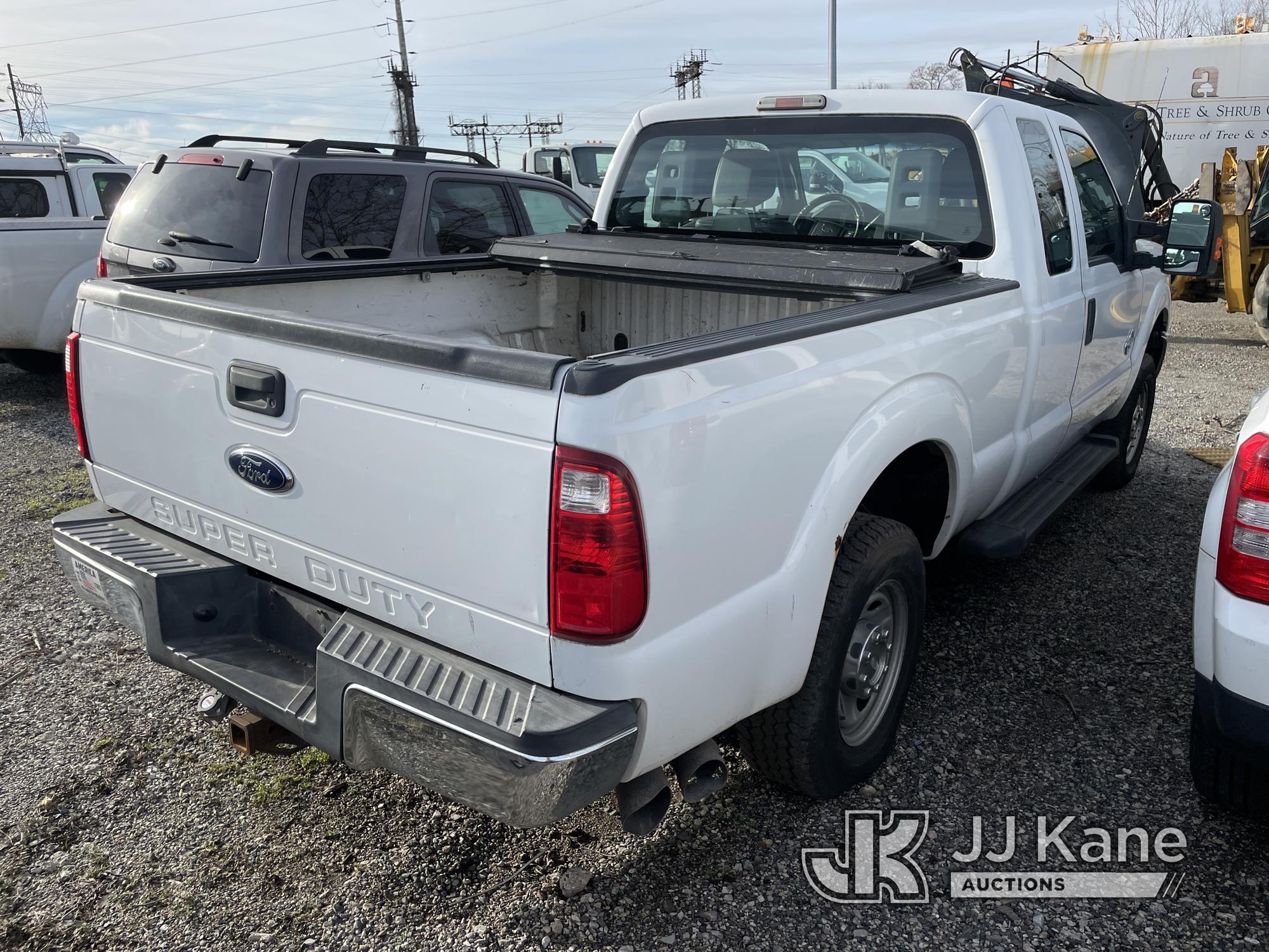 (Plymouth Meeting, PA) 2013 Ford F250 4x4 Extended-Cab Pickup Truck Runs & Moves, Fuel Leak, Do Not