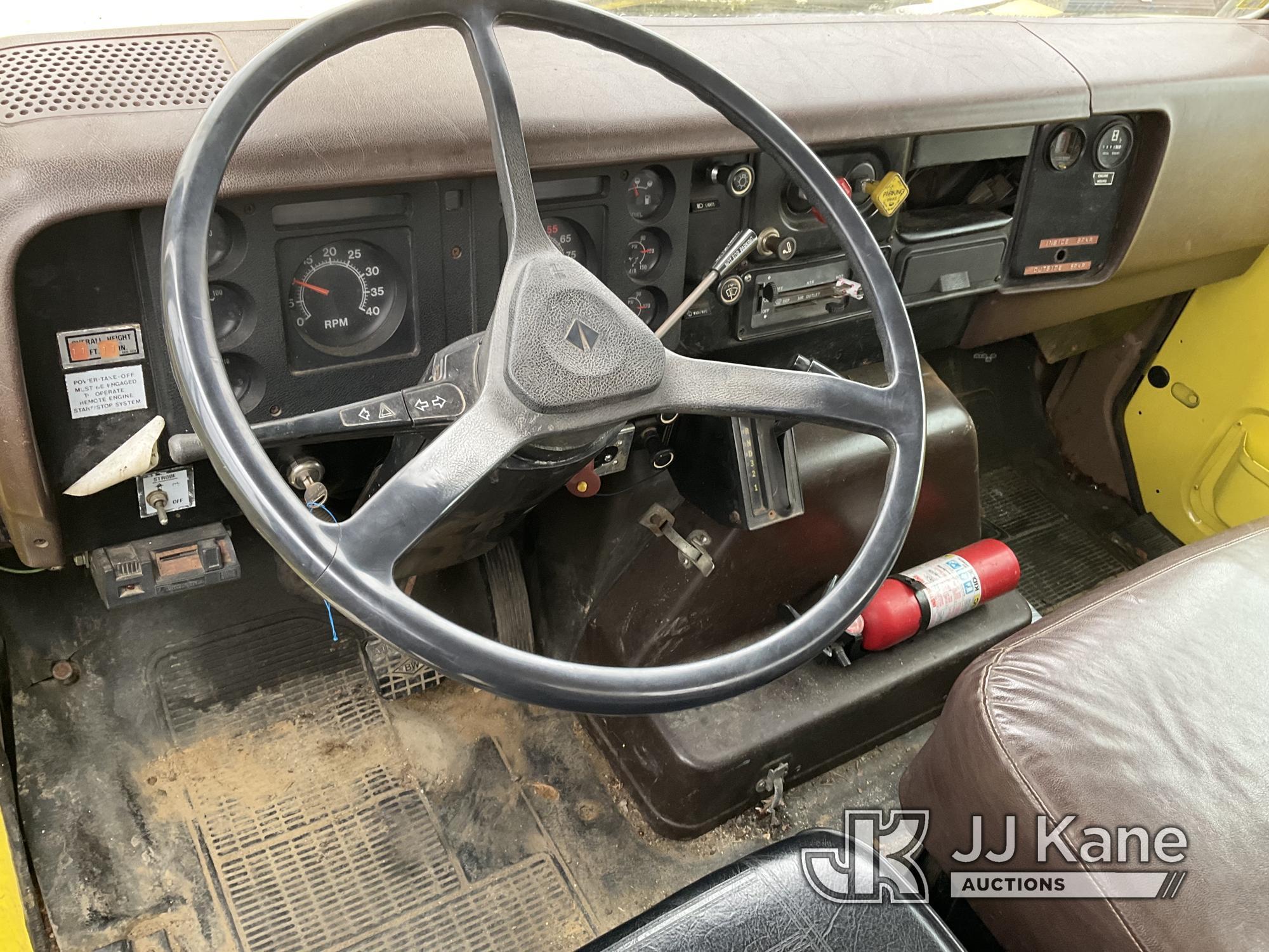 (Plymouth Meeting, PA) Telelect Commander 4042, Digger Derrick rear mounted on 1987 International 19