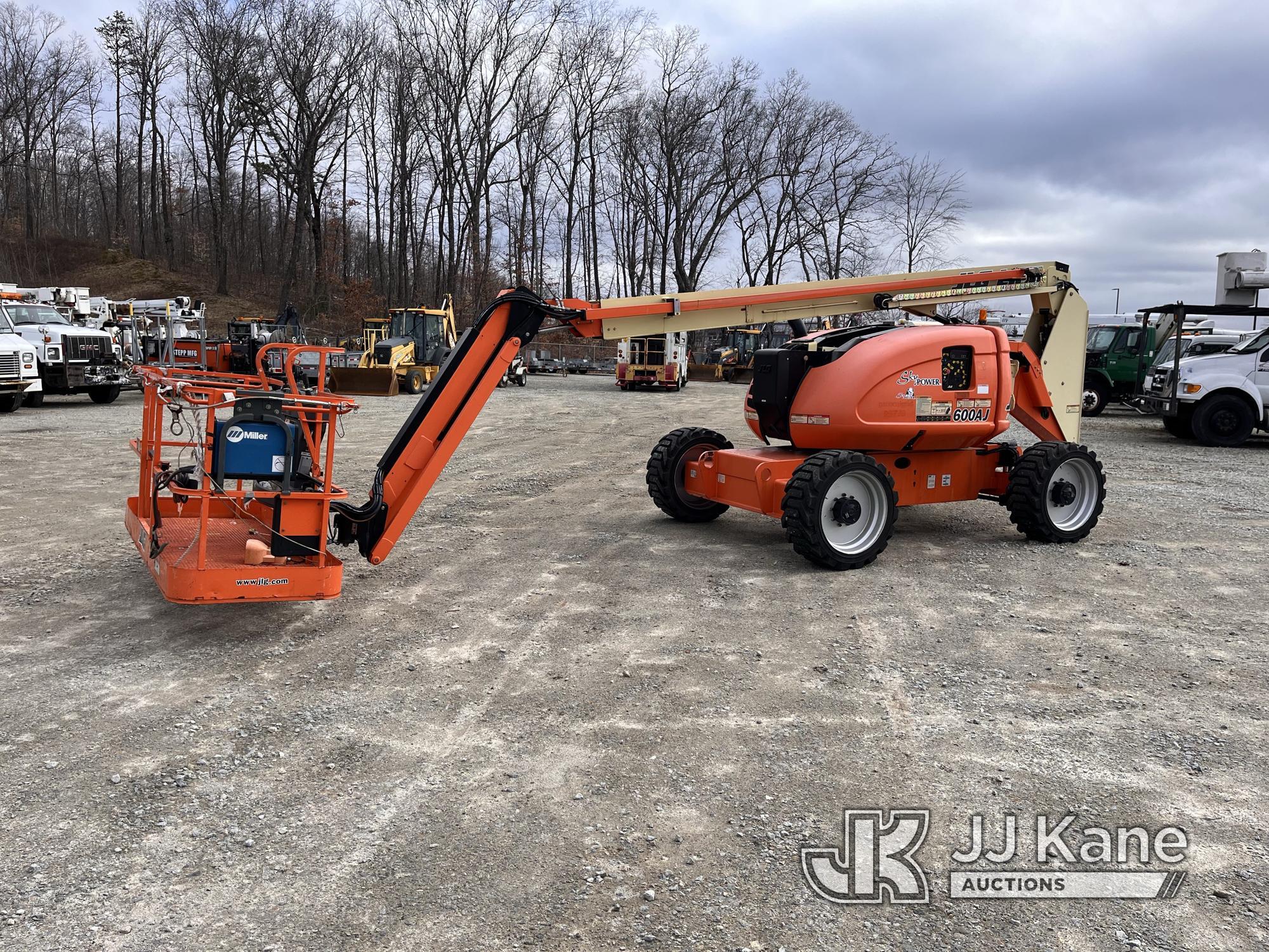 (Shrewsbury, MA) 2015 JLG 600AJ Self Propelled Articulating Telescopic Manlift Runs, Moves & Operate