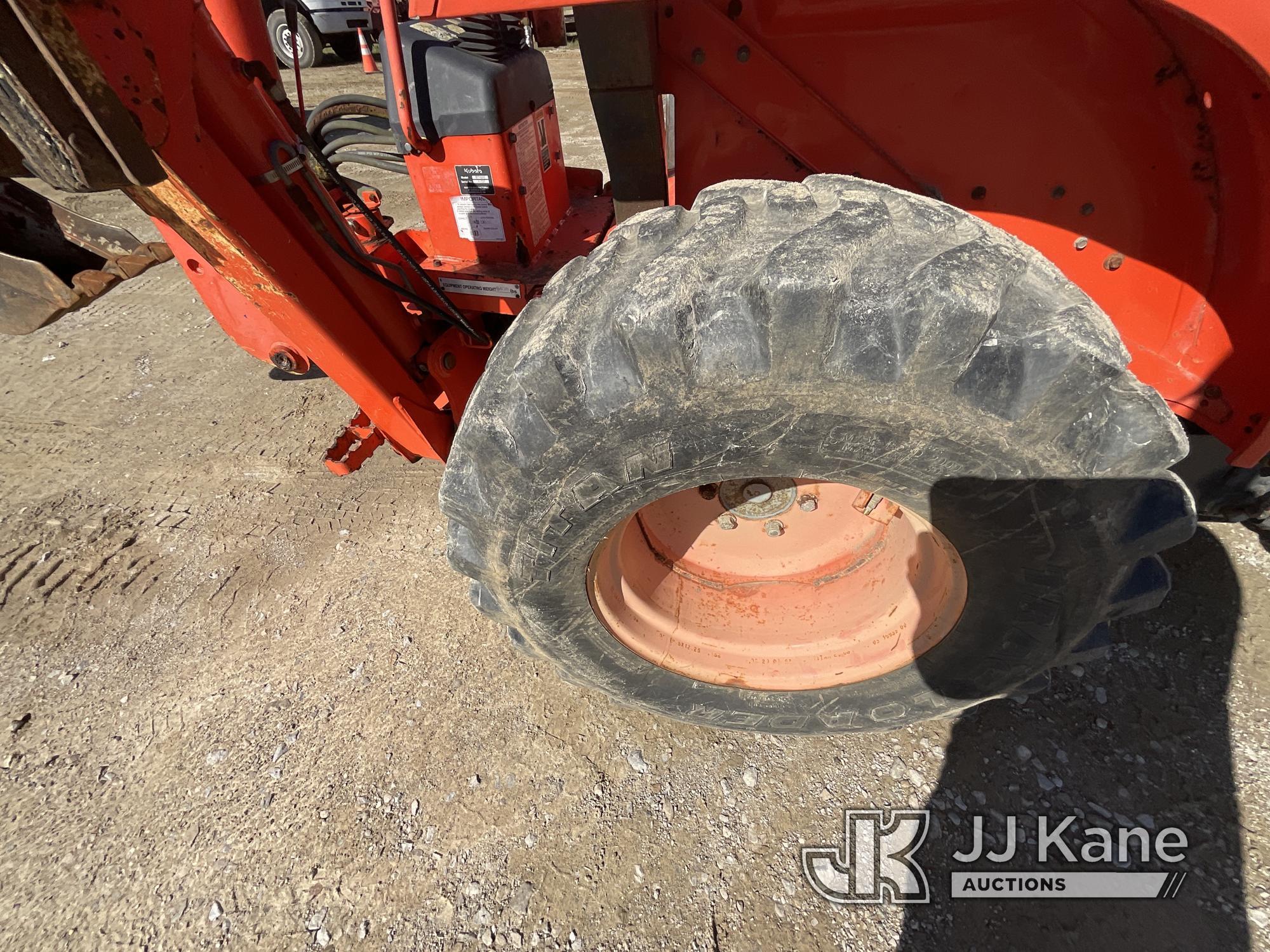 (Munroe Falls, OH) Kubota L39 4x4 Tractor Loader Backhoe Runs & Operates