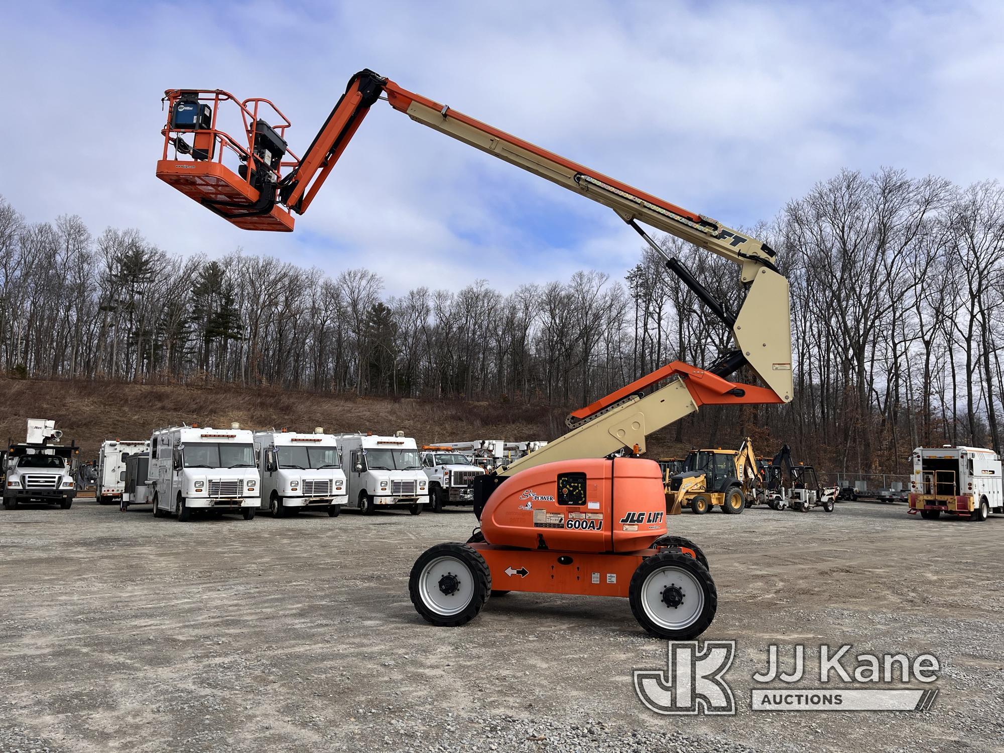 (Shrewsbury, MA) 2015 JLG 600AJ Self Propelled Articulating Telescopic Manlift Runs, Moves & Operate