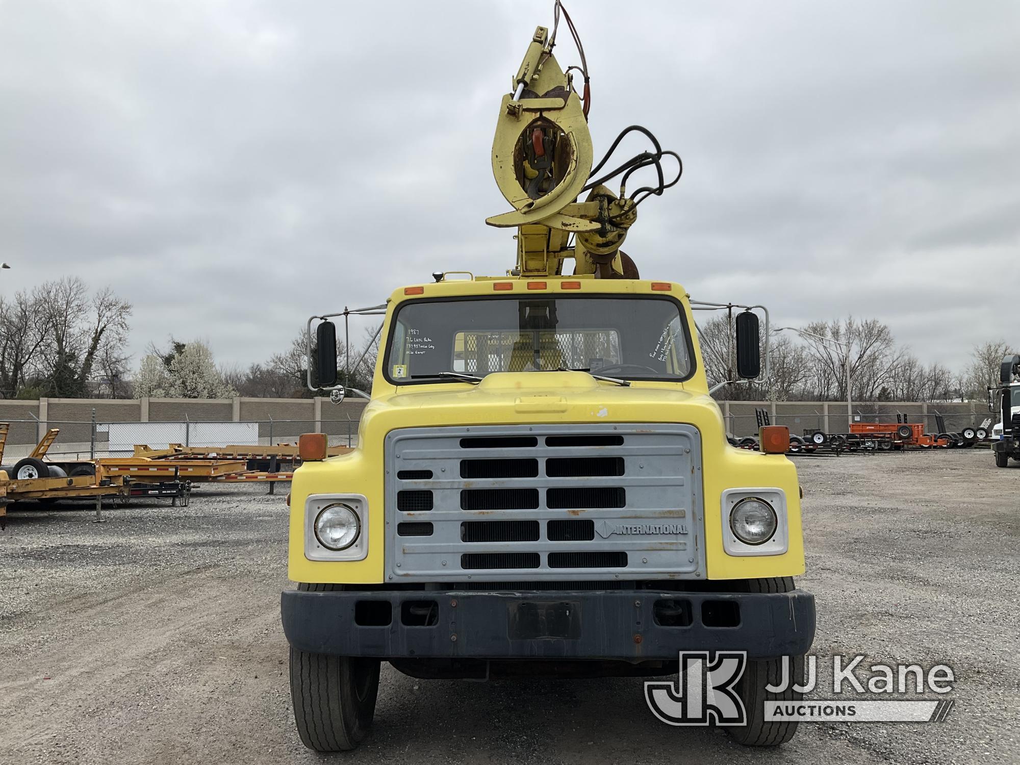 (Plymouth Meeting, PA) Telelect Commander 4042, Digger Derrick rear mounted on 1987 International 19