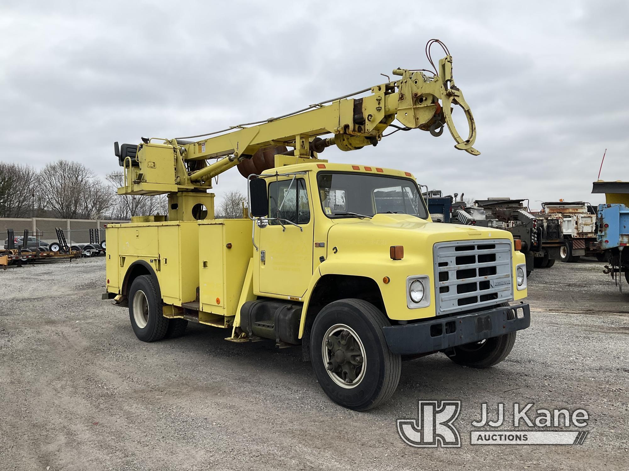 (Plymouth Meeting, PA) Telelect Commander 4042, Digger Derrick rear mounted on 1987 International 19